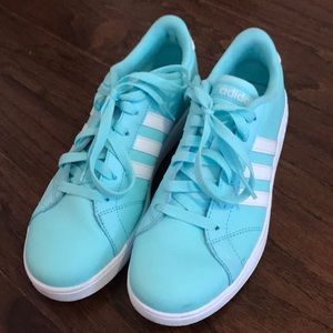 Adidas Sneakers
